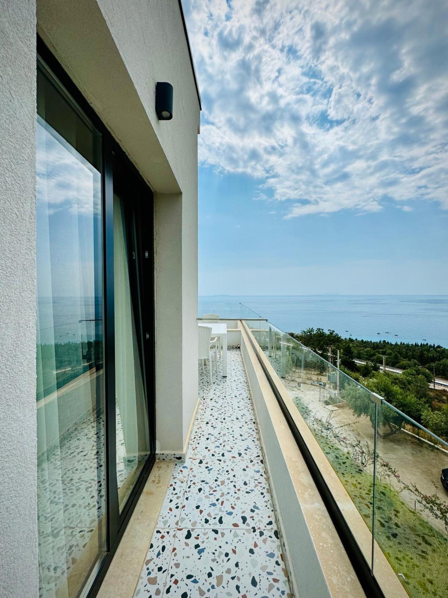 Gogo'S Boutique Hotel Dhërmi Exterior foto